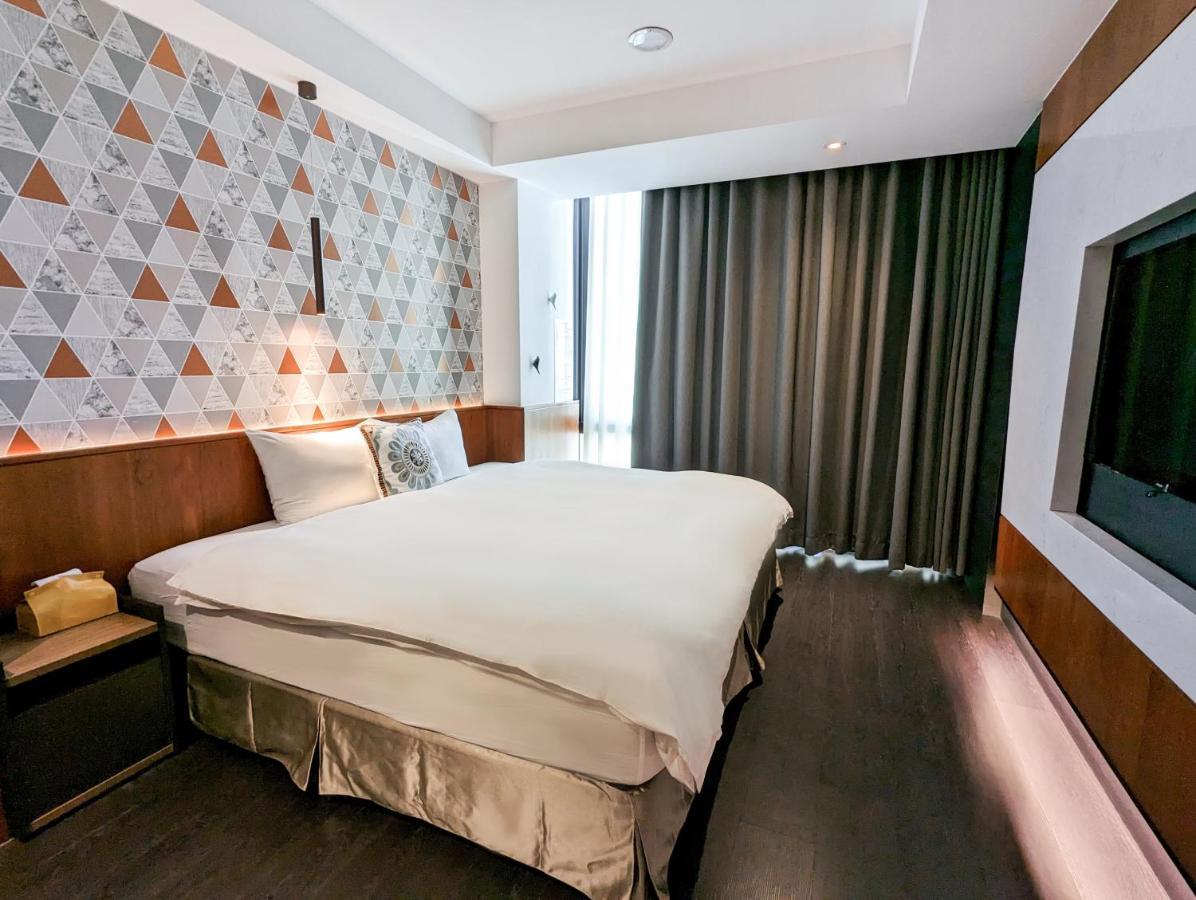 Check Inn Taichung Zhongshan Esterno foto