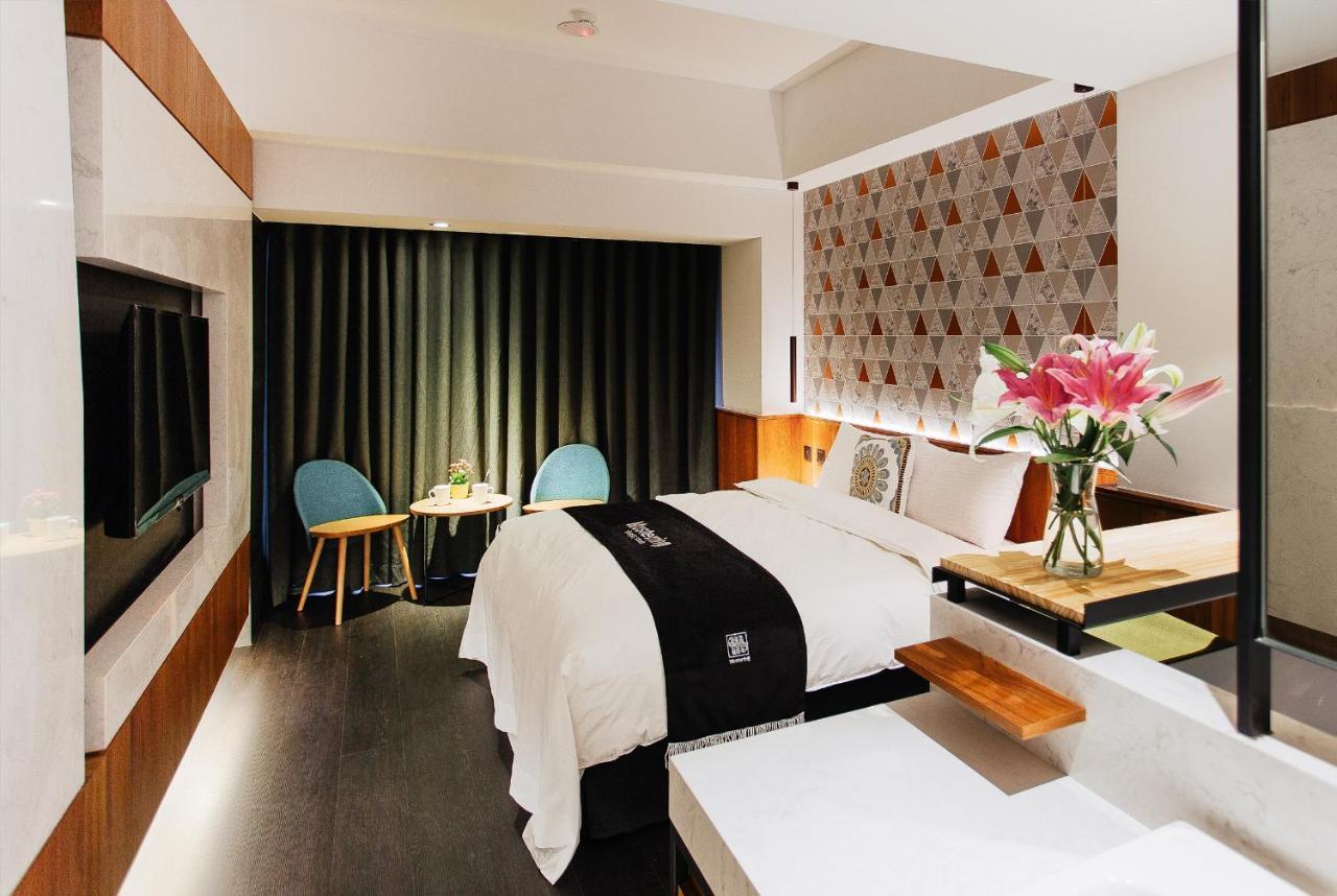 Check Inn Taichung Zhongshan Esterno foto